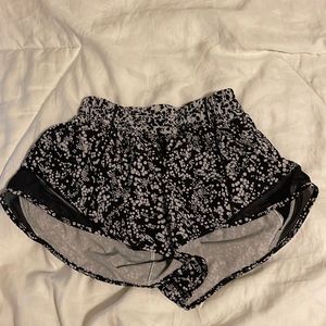 Lululemon Hotty Hot Low-Rise 2.4 inch black and white dots